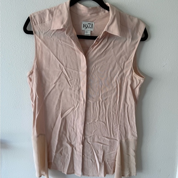Women's Pink Sleeveless Button Down Shirt - Picture 2 of 4